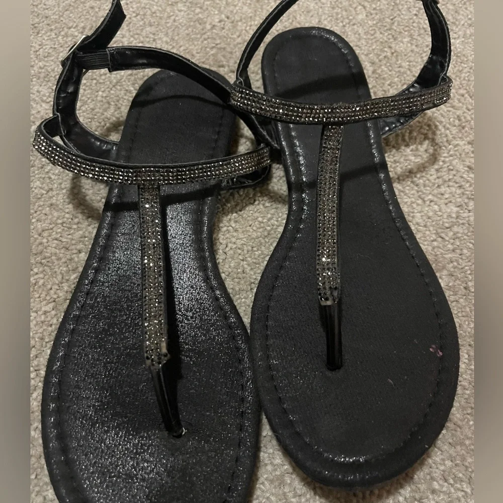 Sandals - Picture 2 of 4